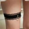 Dikenli Kalp Detaylı Dantel İşlemeli Kalp Deri Bacak Choker